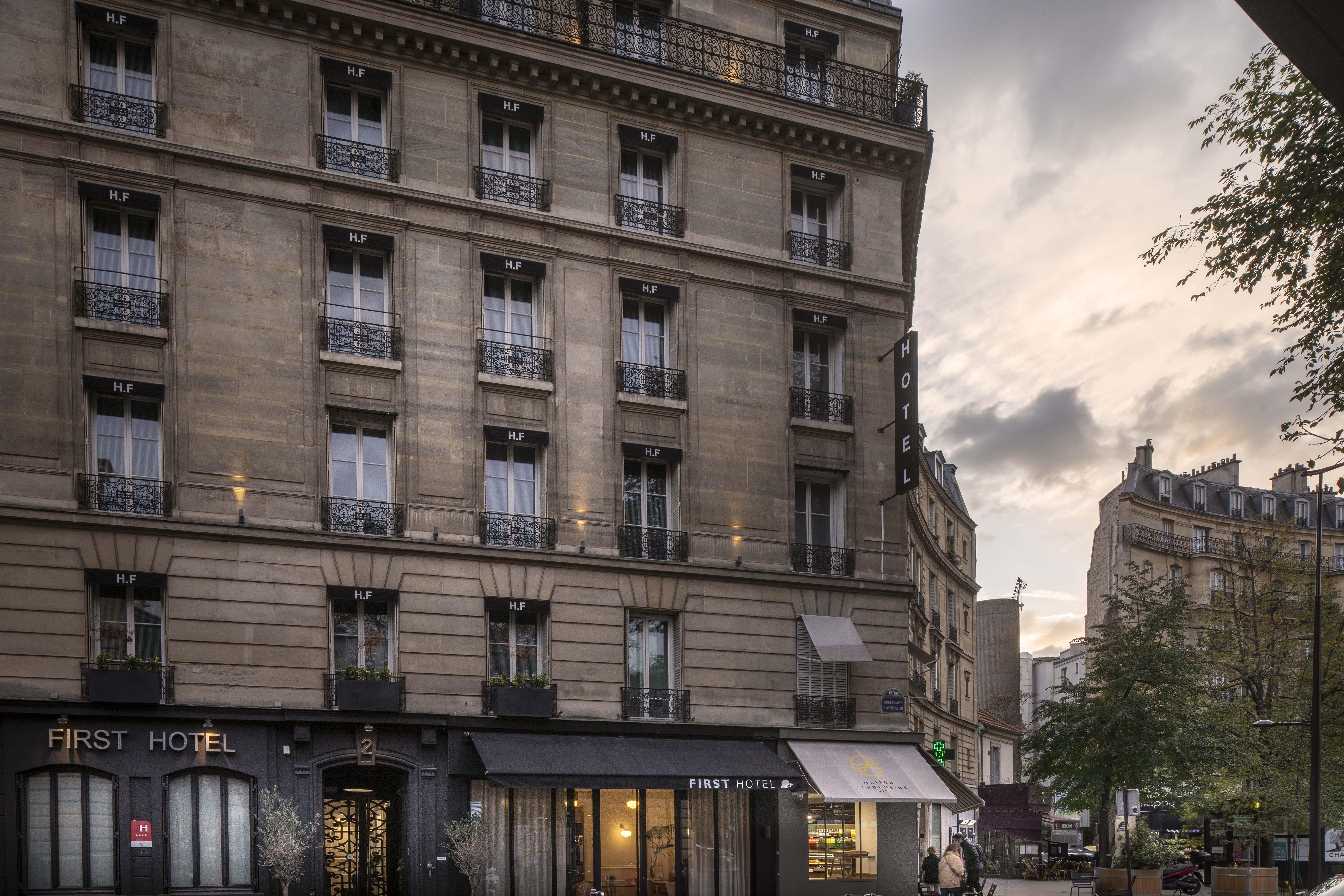 First Hotel Paris Tour Eiffel Kültér fotó